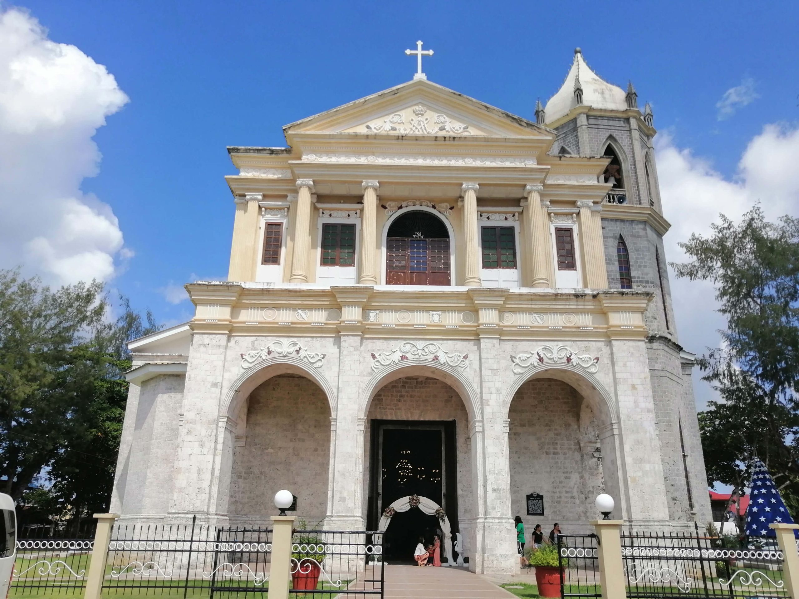Dauis Church